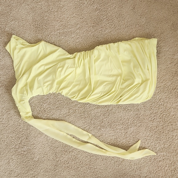 Lucy In The Sky Off Shoulder Ruched Bodycon Dress in Yellow (XS) - Picture 2 of 2